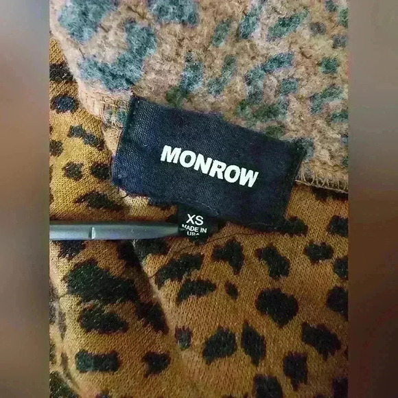 Monrow Women's Half Zip Sweatshirt - Picture 4 of 8